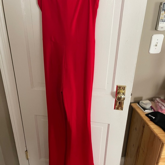 Red revolve jumpsuit - Picture 4 of 8